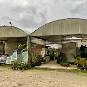 garden centre entrance (RUG)